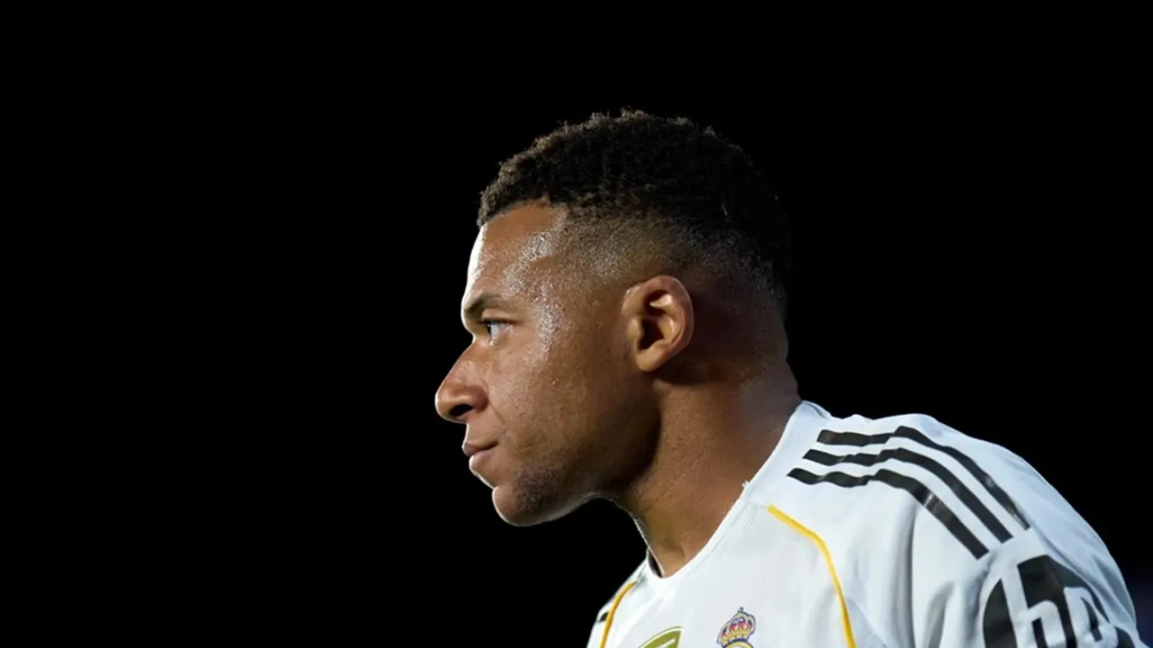 Florentino Perez Bela Kylian Mbappe dari Kritikan
