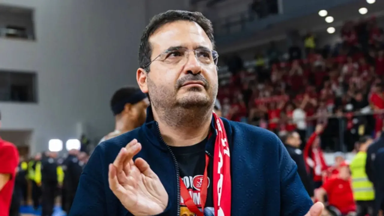 Pemilik Hapoel Terkena Denda Usai Sindir Pedro Martinez