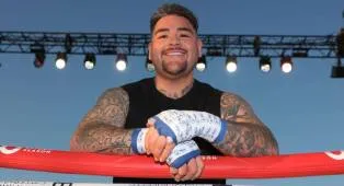 Andy Ruiz Jr Sebut Lawan Kontroversi Terlemah yang Dihadapi