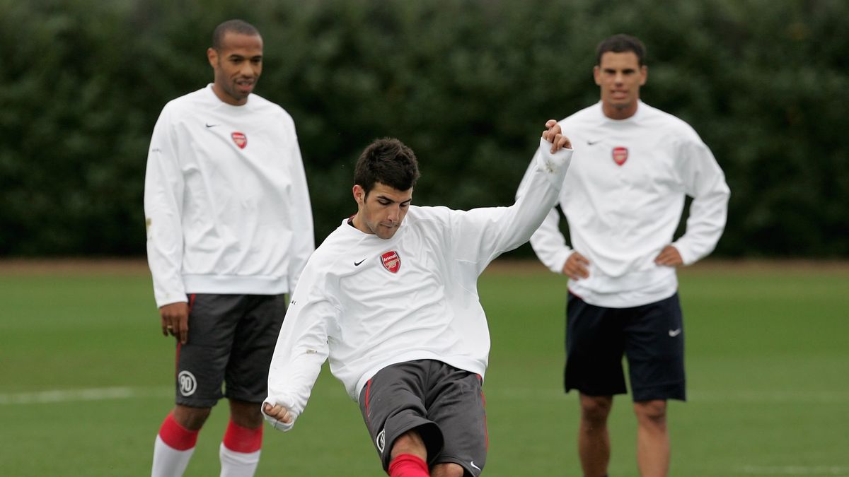 Ikon Arsenal Buat Pemain Tersipu, Tinggalkan Latihan