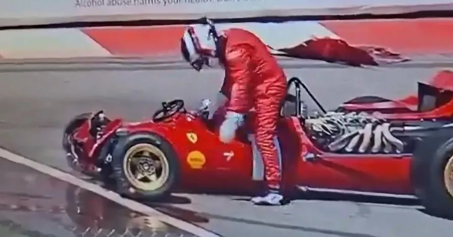 Jean Alesi Tabrakkan Mobil F1 Klasik Ferrari Mahal di Monaco - sumber: (racingnews365)