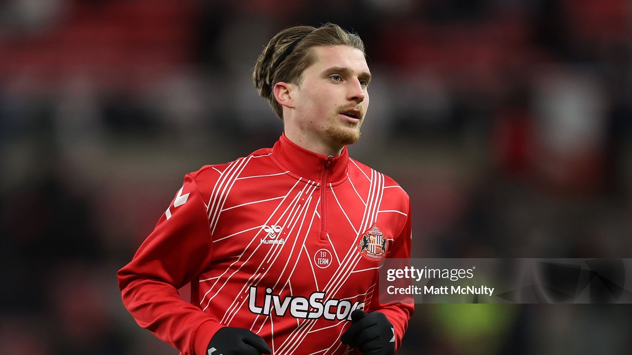 Masa Depan Dennis Cirkin di Sunderland Belum Jelas