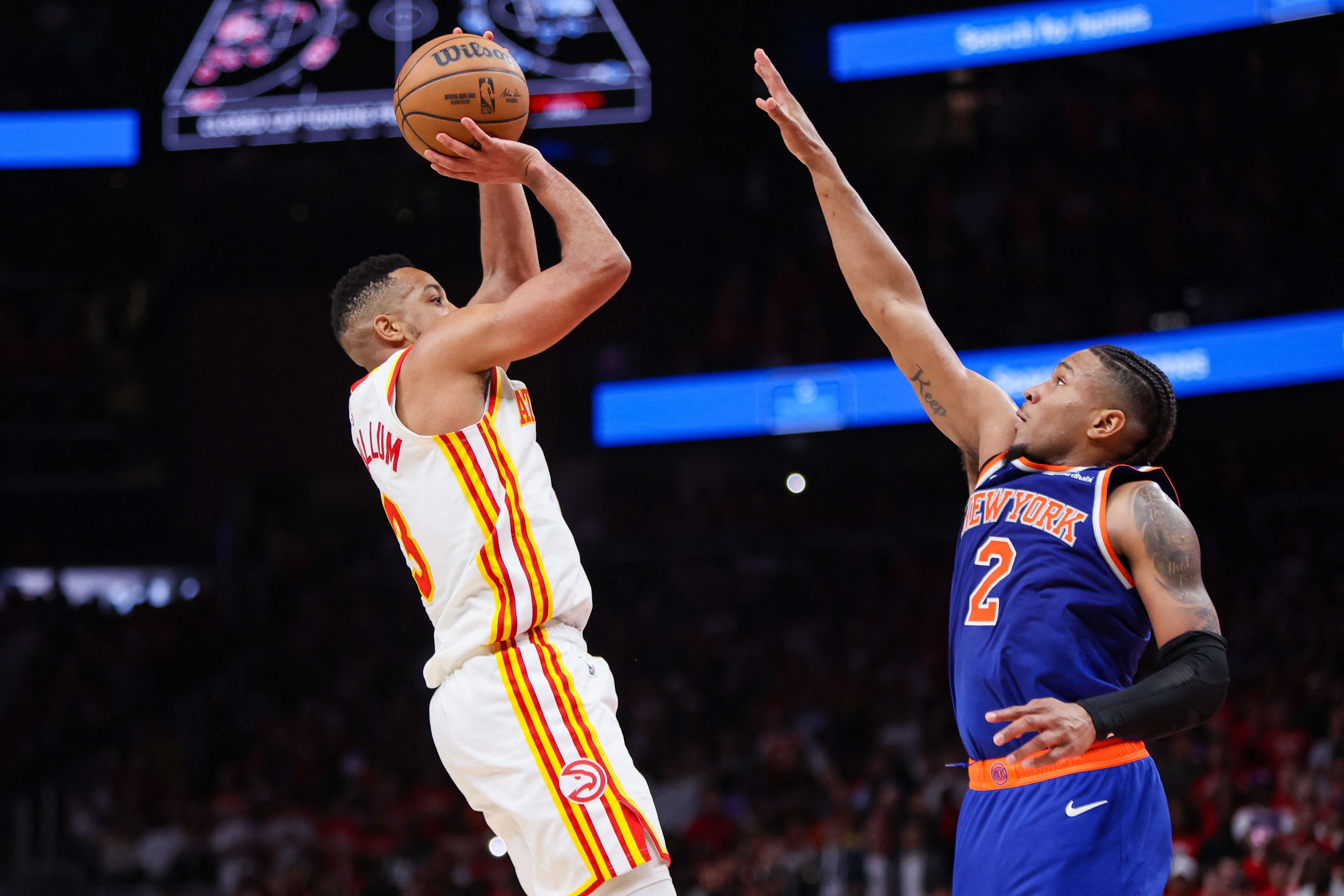 McCollum Bawa Hawks Menang Dramatis di Gim 3