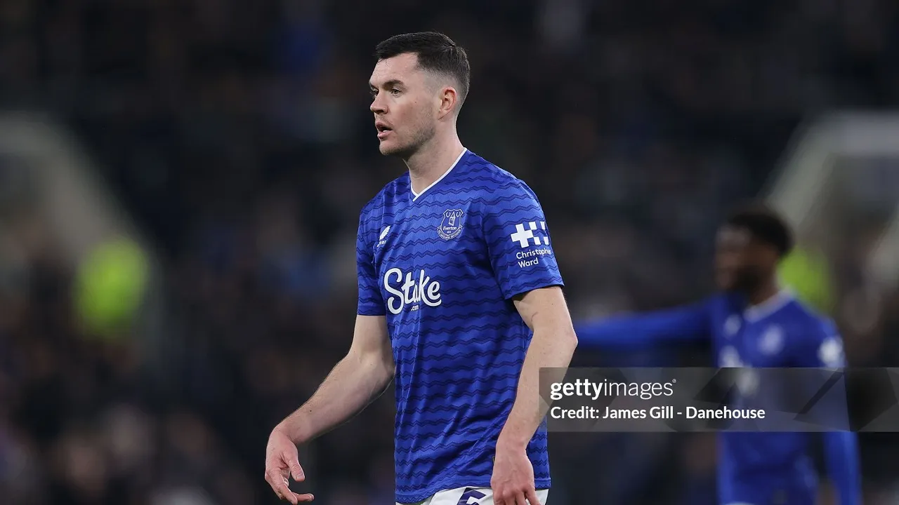 Michael Keane capai 10 musim di Everton