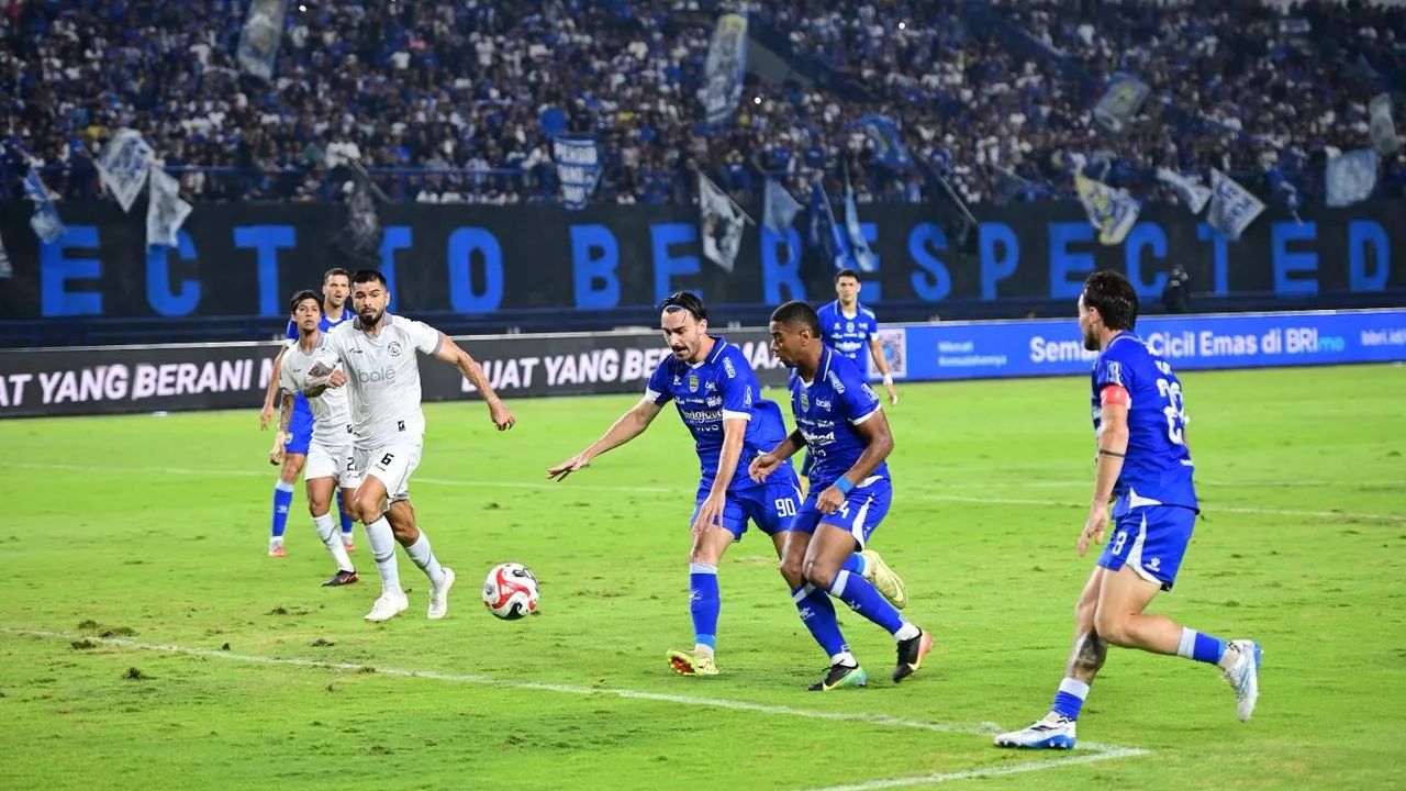 Persib ditahan imbang Arema 0-0