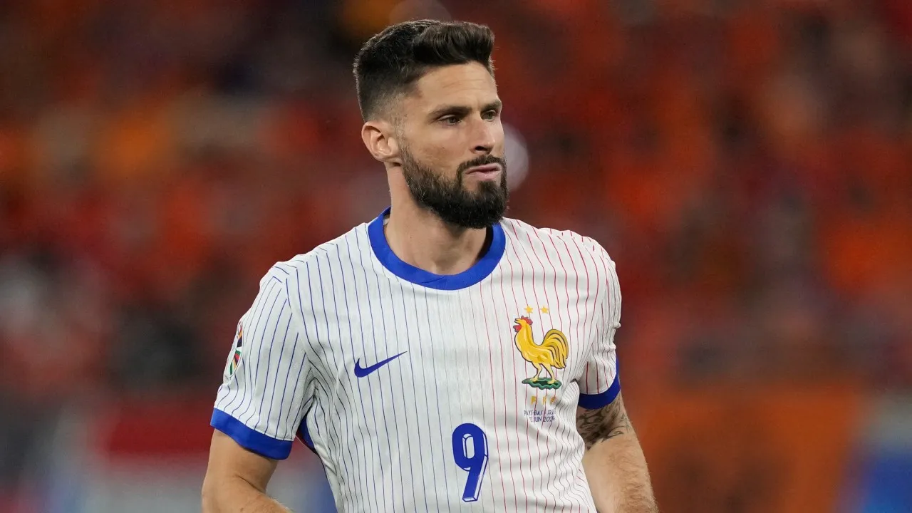 Rafael Sedang Alami Masa Sulit, Olivier Giroud Kirim Pesan Dukungan