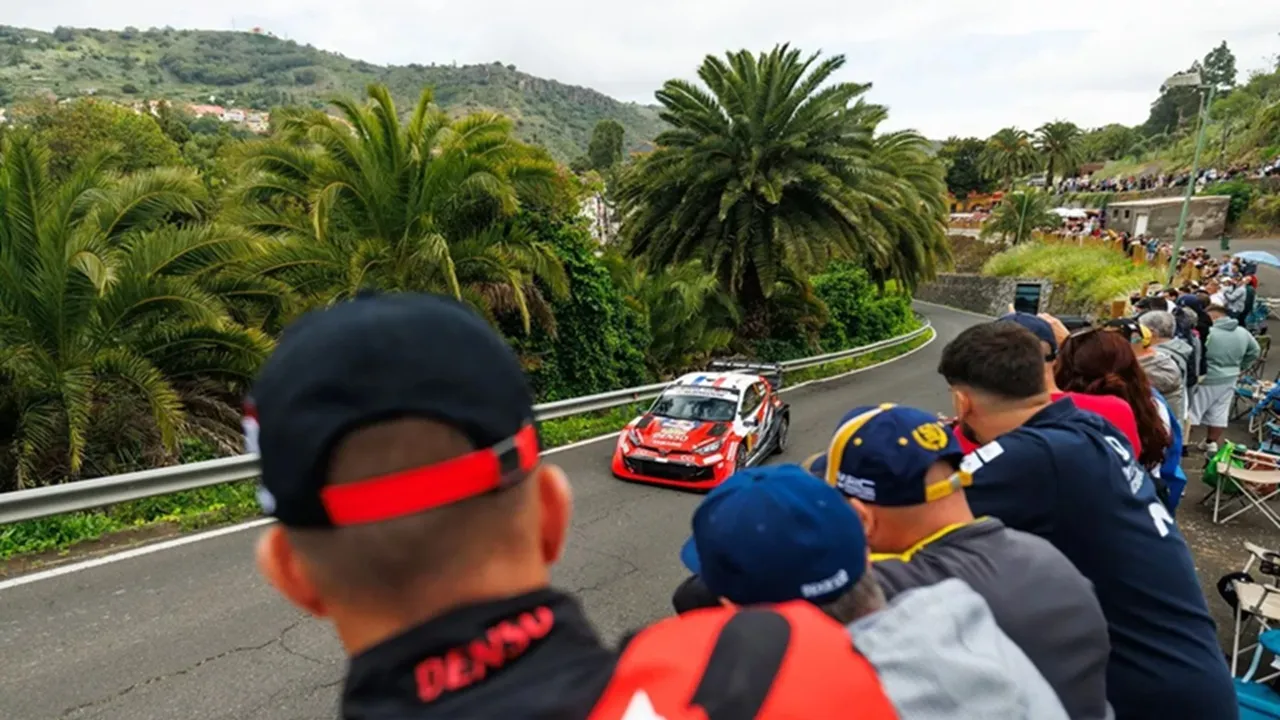 Sebastian Ogier Rebut Posisi Terdepan di Reli Islas Canarias