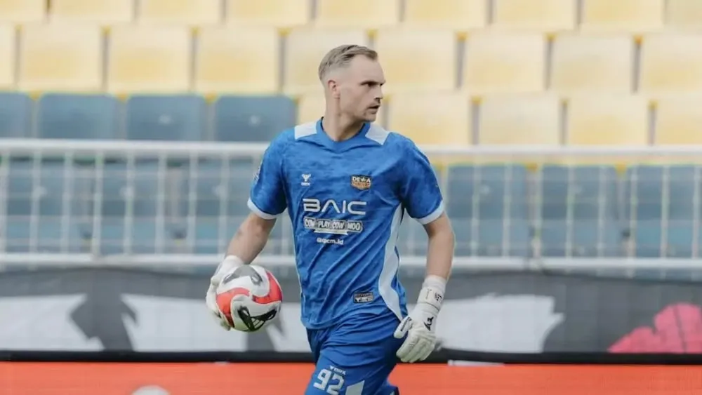 Sonny Stevens Rayakan Pencapaian 100 Penampilan dengan Kebanggaan - sumber: (ileagueid)