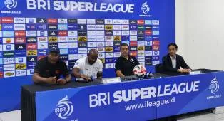 Arema Puas Bisa Bawa Pulang Satu Angka dari Markas Persib