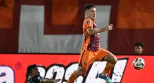 Borneo FC 3-0 Semen Padang FC, Pesut Etam Samai Poin Persib Bandung