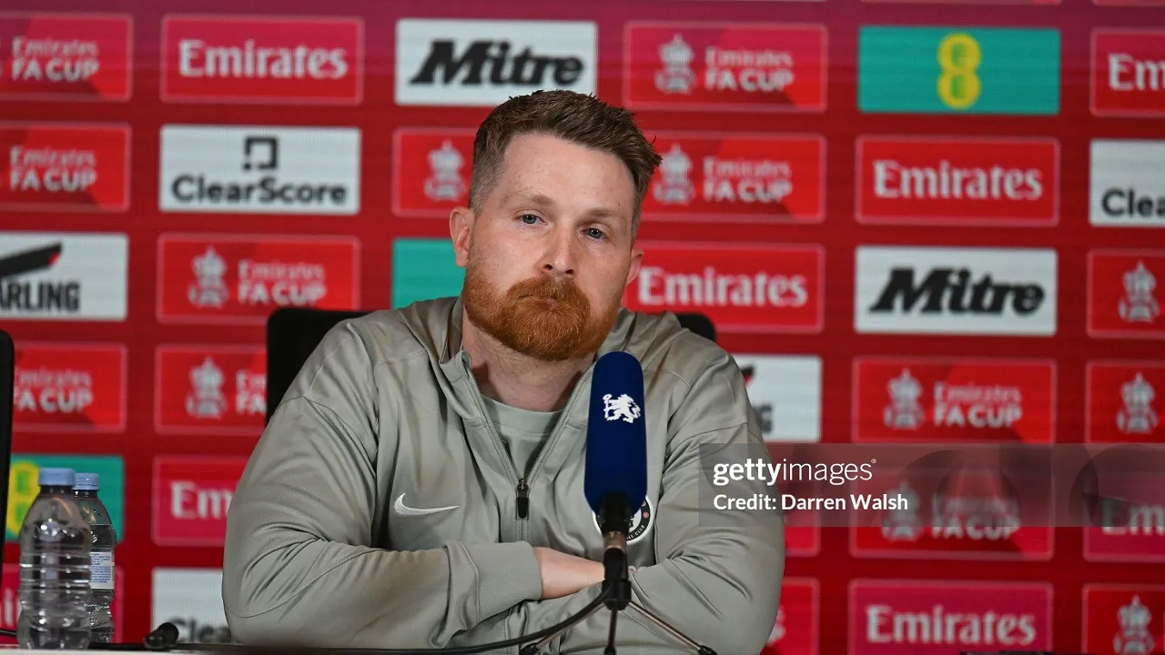 Calum McFarlane Akui Kecewa Liam Rosenior Dipecat Chelsea