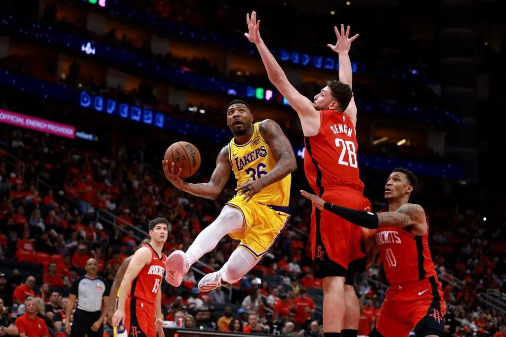 LeBron dan Smart Bawa Lakers Unggul 3-0 Atas Rockets - sumber: (mainbasket)