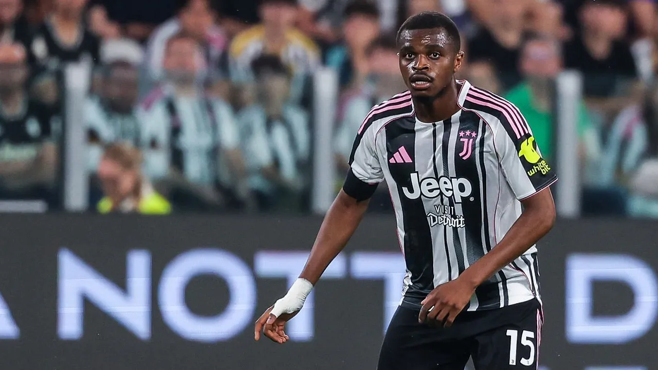 MU Pertimbangkan Transfer Pierre Kalulu untuk Perkuat Lini Pertahanan