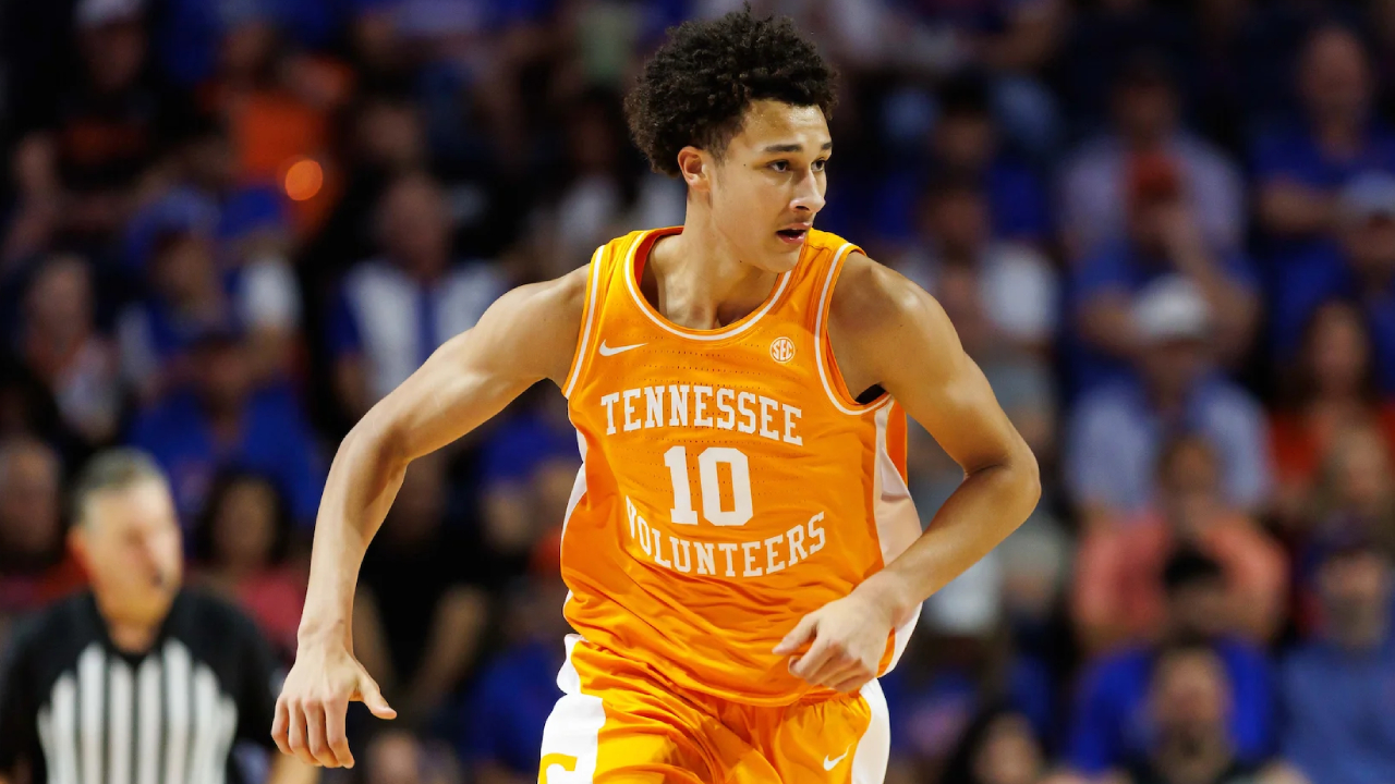 Nate Ament Umumkan Masuk Draft NBA Usai Semusim di Tennessee