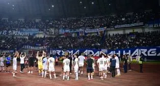 Pelatih Persib Senang Lihat Suporter Tamu Hadir Tanpa Ricuh