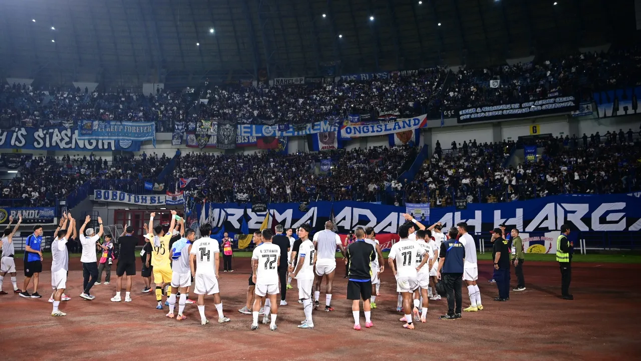 Pelatih Persib, Bojan Hodak senang suporter tamu bisa hadir dan duduk berdampingan dengan suporter tuan rumah