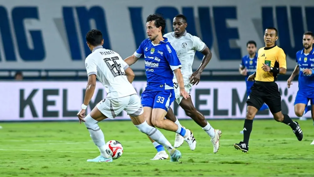 Persib Ditahan Imbang oleh Arema FC, Bojan Hodak Beberkan Kendala Tim - sumber: (ileagueid)