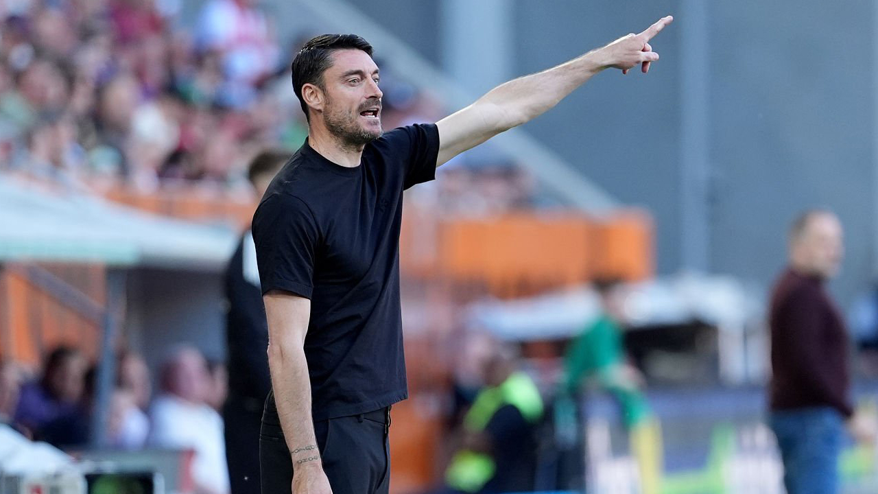 Analisis Albert Riera Usai Eintracht Frankfurt Ditahan Augsburg