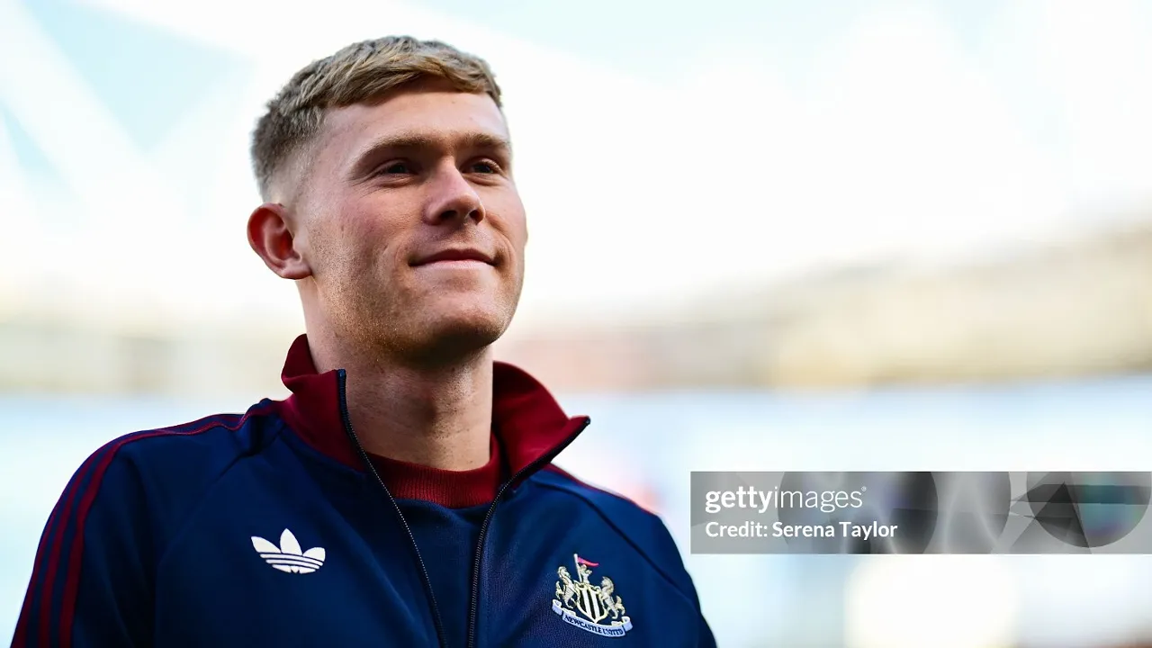 Eddie Howe Jelaskan Alasan Coret Lewis Hall Lawan Arsenal