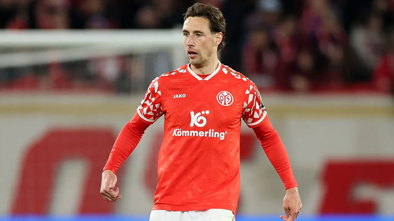 Mainz Kehabisan Tenaga, Dominik Kohr Akui Sulit Tahan Bayern