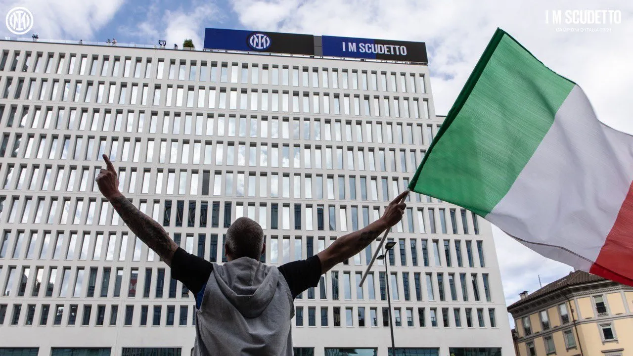 Napoli Paksa Inter Milan Tunda Perayaan Gelar Scudetto di Musim Ini