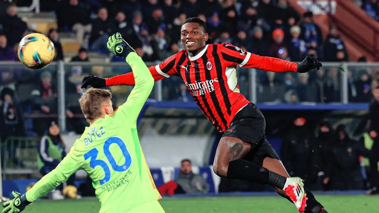 Pantau Rafael Leao, Man United Tonton Langsung AC Milan vs Juventus