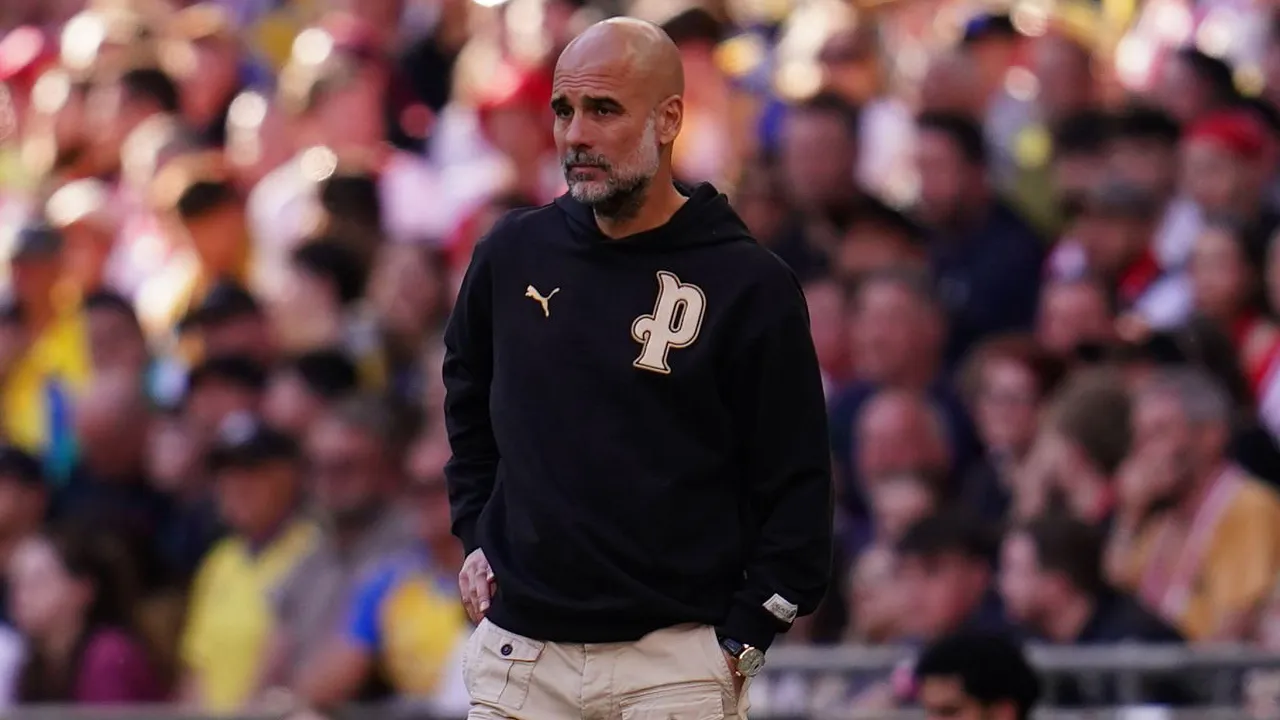 Pep Guardiola Ogah Bicara Peluang City Raih Treble Domestik