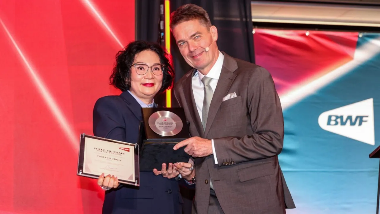 Poul Erik Hoyer Resmi Terima Penghargaan BWF Hall of Fame