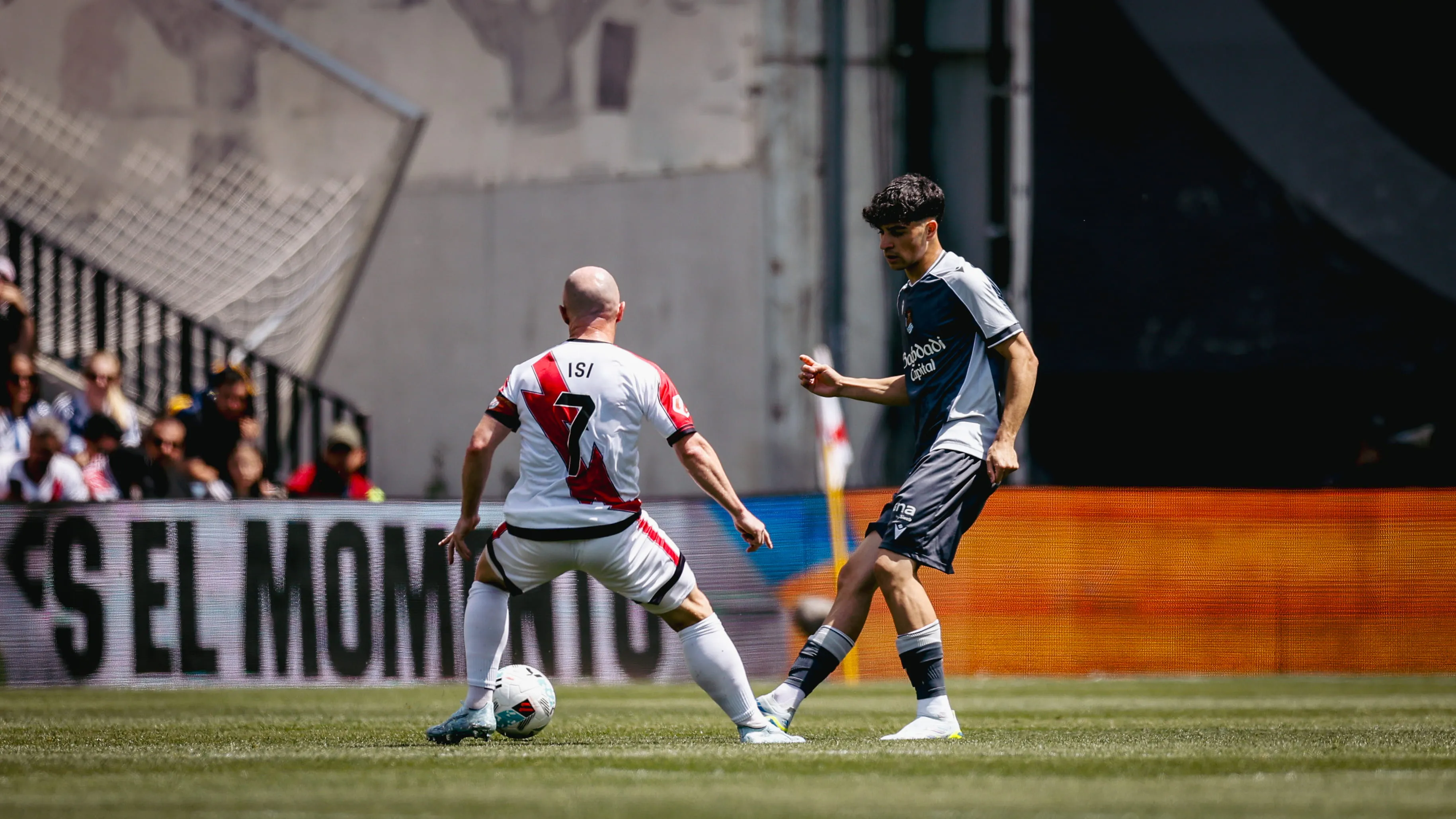 Rayo Vallecano Bangkit, Tahan Imbang Real Sociedad 3-3 - sumber: (footballespana)