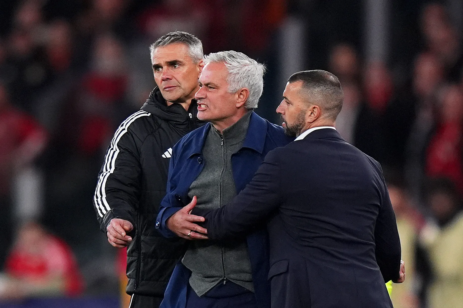 Real Madrid Ikon Ragukan Kembalinya Jose Mourinho - sumber: (footballespana)