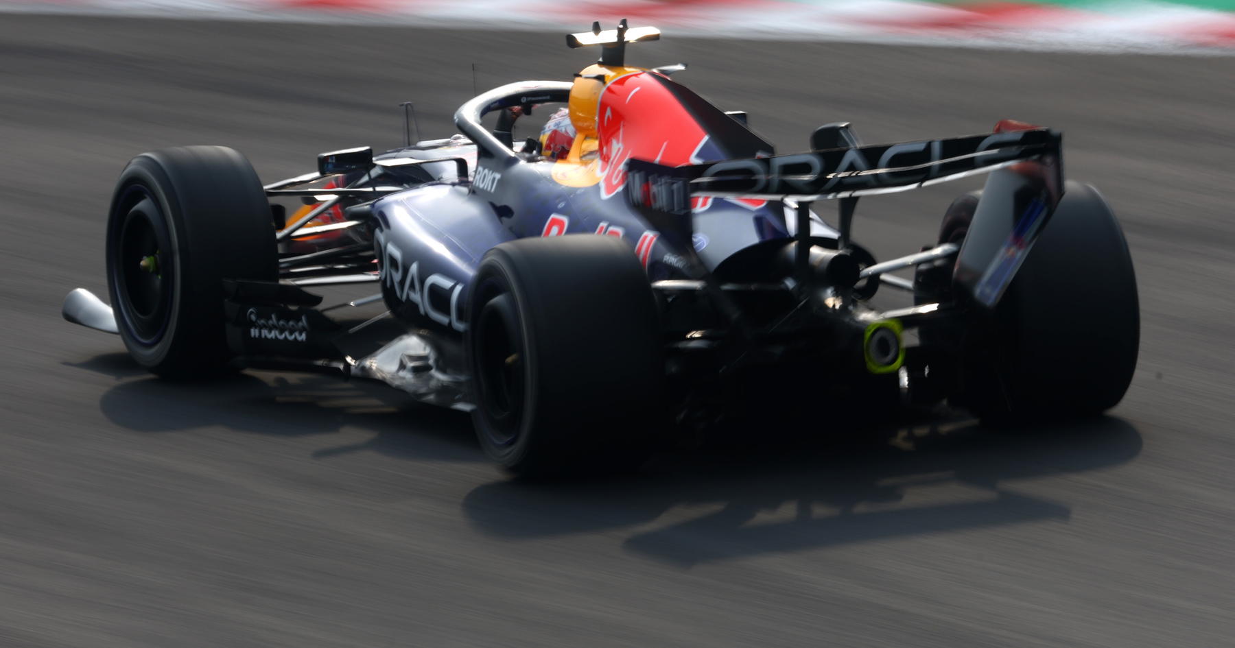 Red Bull Uji Sayap Belakang Baru, Raksasa Tiongkok Bicara F1