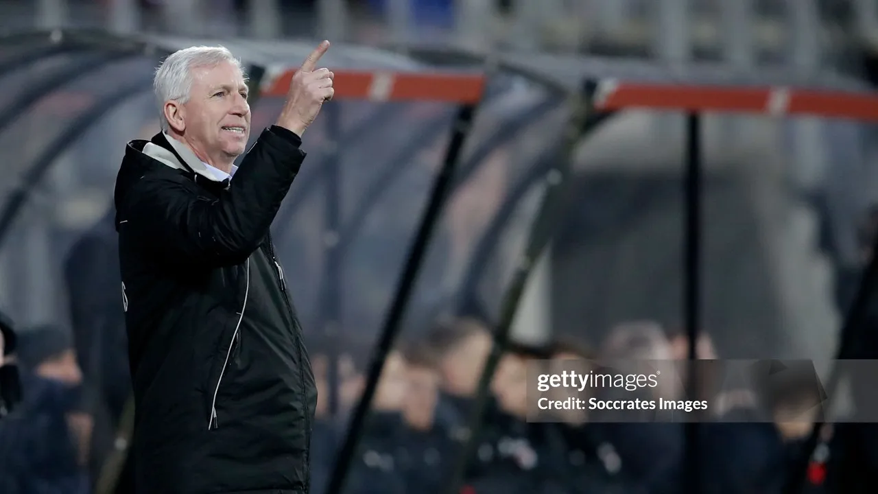 Alan Pardew Ragu Chelsea Bisa Kalahkan Manchester City