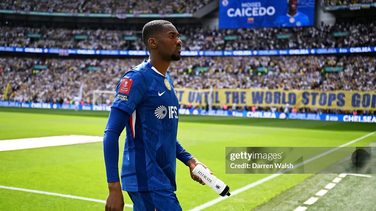 Calum McFarlane jelaskan alasan pilih Tosin Adarabioyo