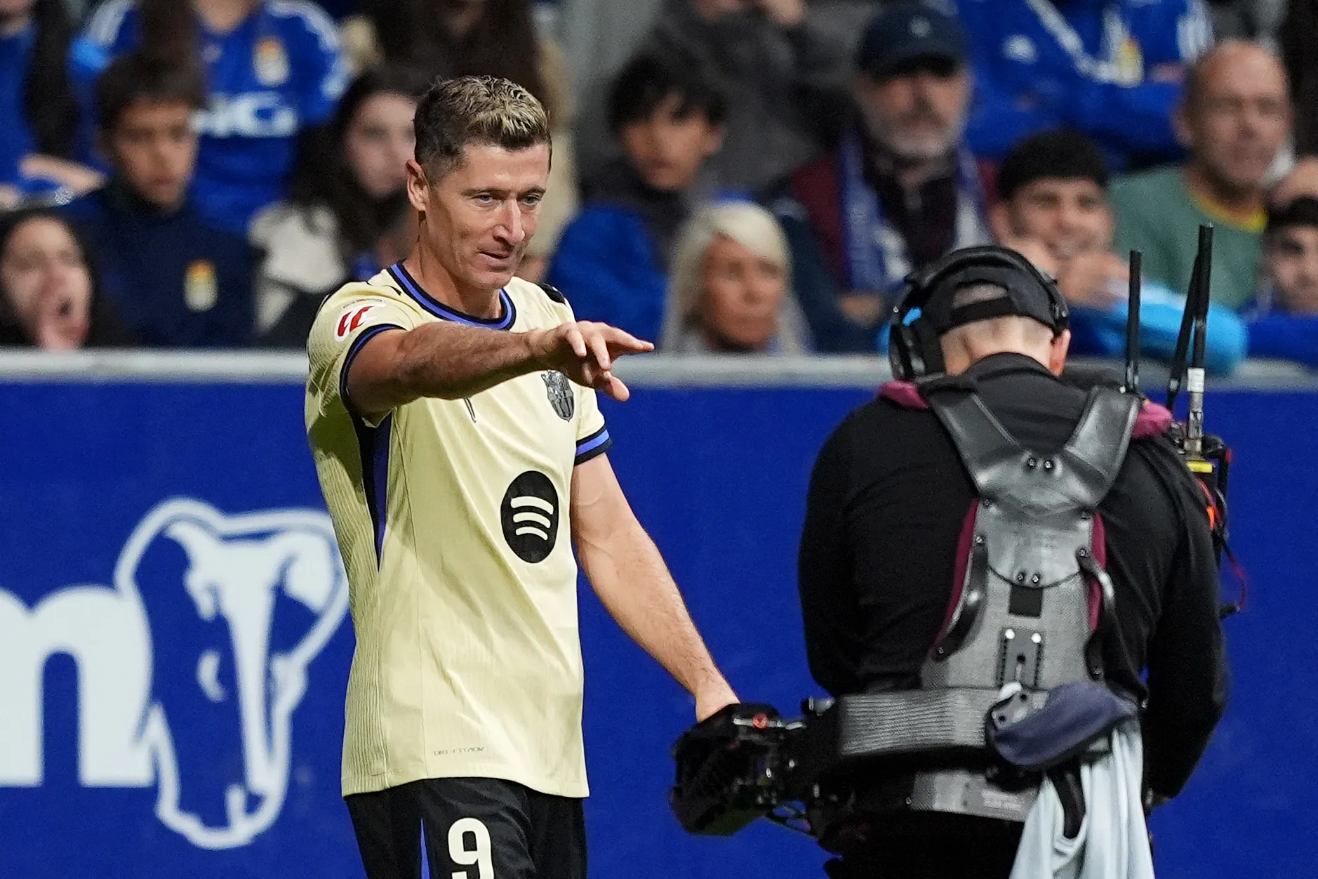 Chicago Fire Gagal Rekrut Striker Barcelona Lewandowski - sumber: (footballespana)