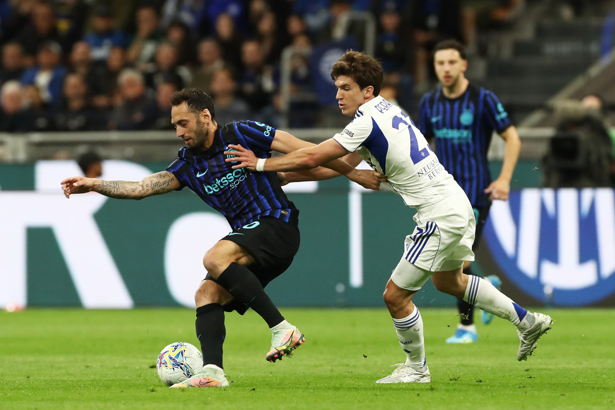 Inter Terancam Tanpa Calhanoglu di Final Coppa Italia Akibat Cedera Baru