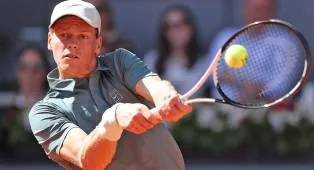 Jumpa Di Madrid, Jannik Sinner Masih Terlalu Tangguh Bagi Elmer Moller