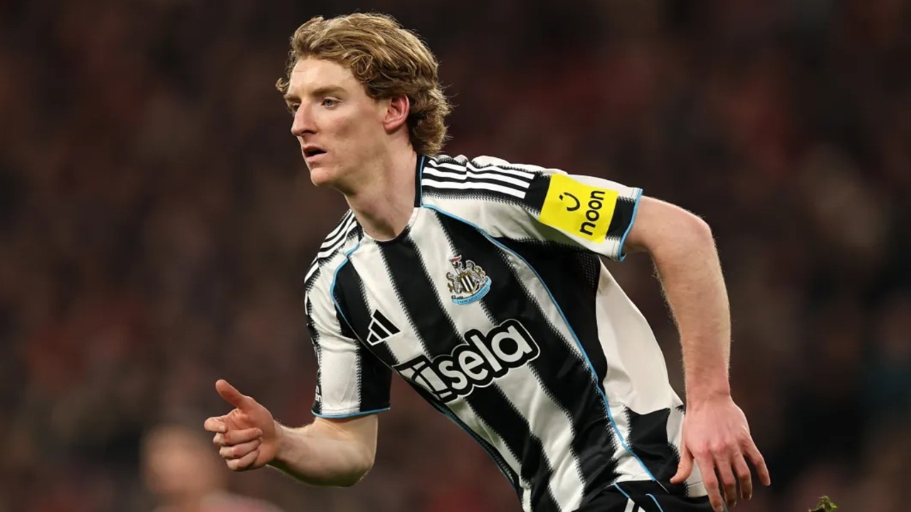 Meski Dibujuk Harry Kane, Bayern Masih Kesulitan Boyong Anthony Gordon