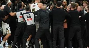 NBA Denda Jokic dan Randle Usai Keributan di Lapangan
