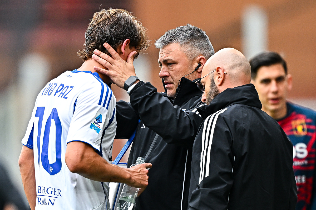 Nico Paz Dilarikan ke Rumah Sakit Usai Cedera Kepala di Laga Genoa vs Como