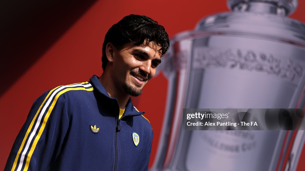 Pascal Struijk Diminati Tiga Klub Premier League