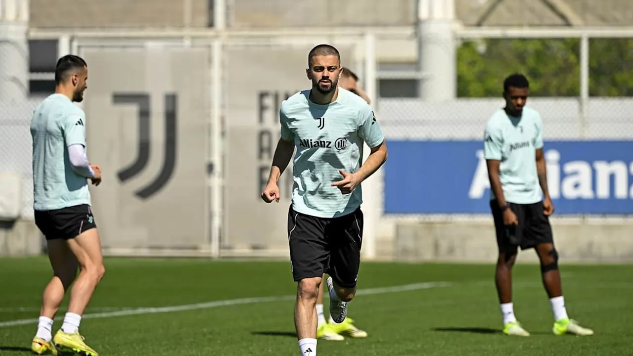 Alami Musim yang Sulit, Edon Zhegrova Dibela Legenda Juventus