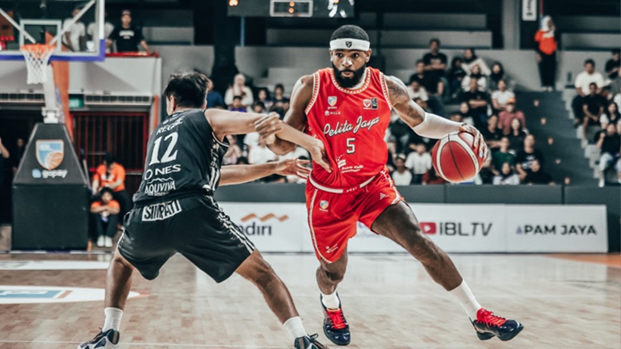 David Singleton Angkat Topi Performa Perrin Bufford