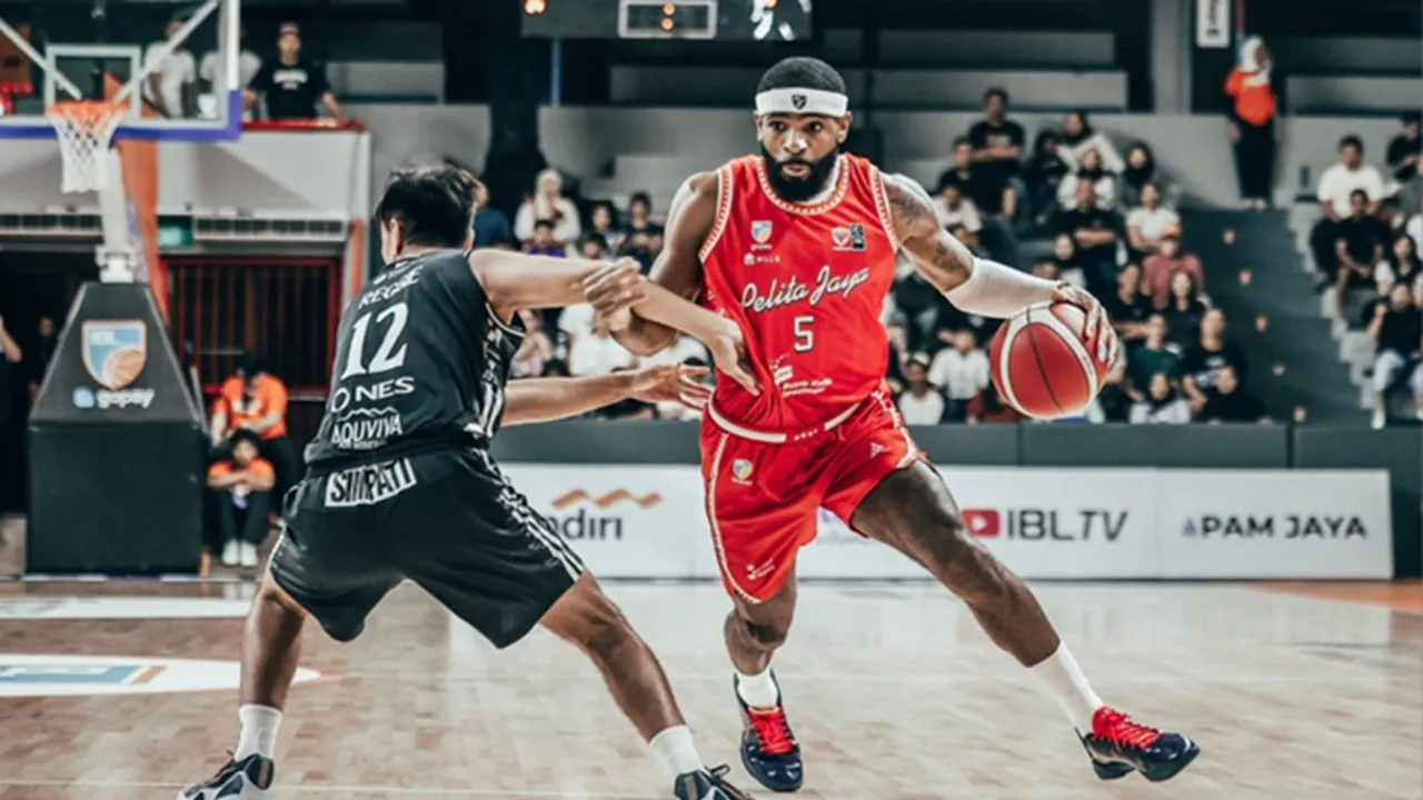 David Singleton Angkat Topi Performa Perrin Bufford