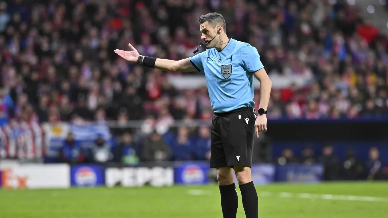 Dianggap Merugikan Inter Milan, Wasit Maurizio Mariani Jadi Sorotan