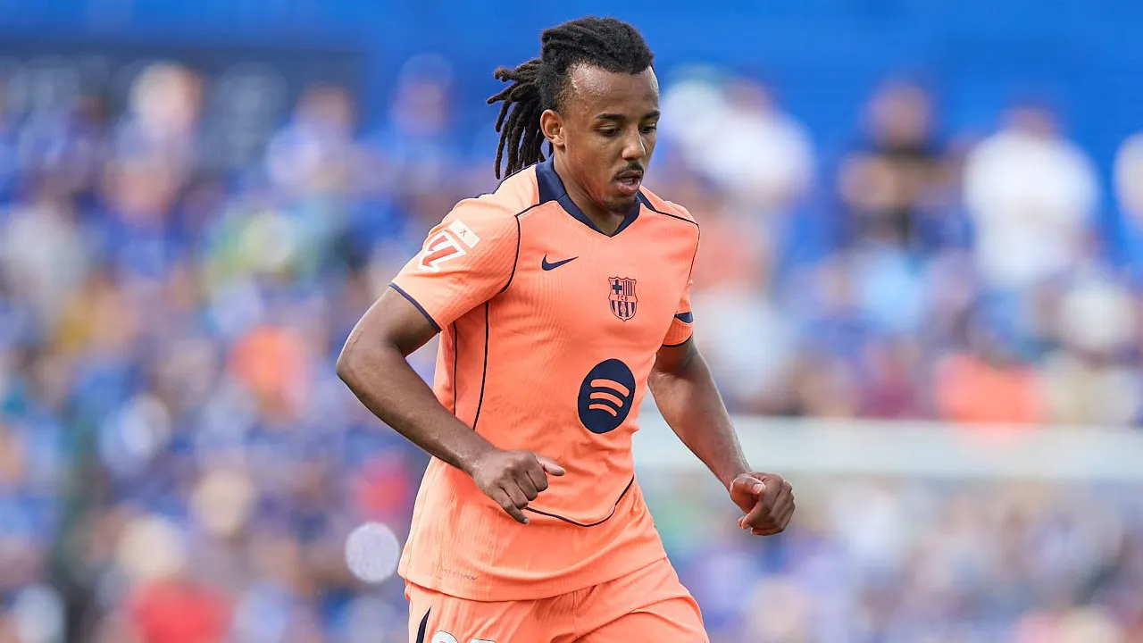 Dilirik Klub Inggris, Barcelona Pertimbangkan Jual Jules Kounde