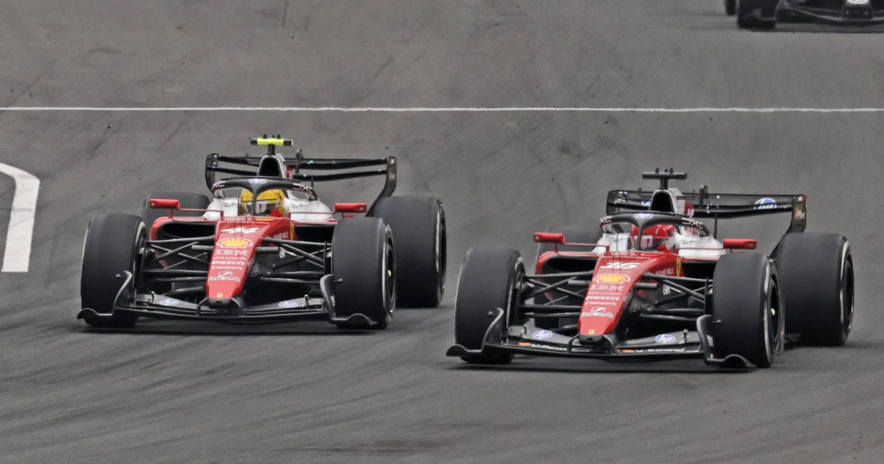 Ferrari Siap Kejutkan McLaren di GP Miami - sumber: (racingnews365)