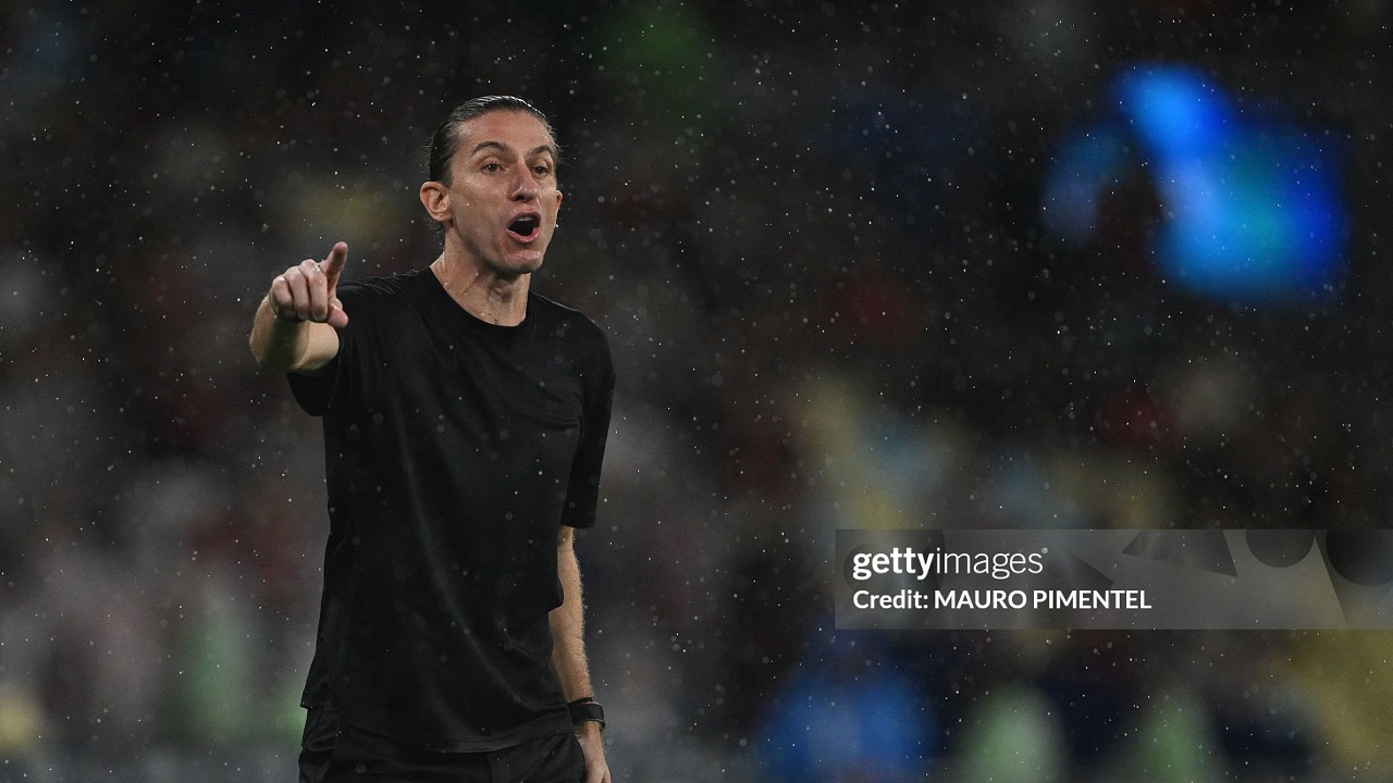Filipe Luis Muncul Tiba-Tiba dalam Bursa Pelatih Chelsea