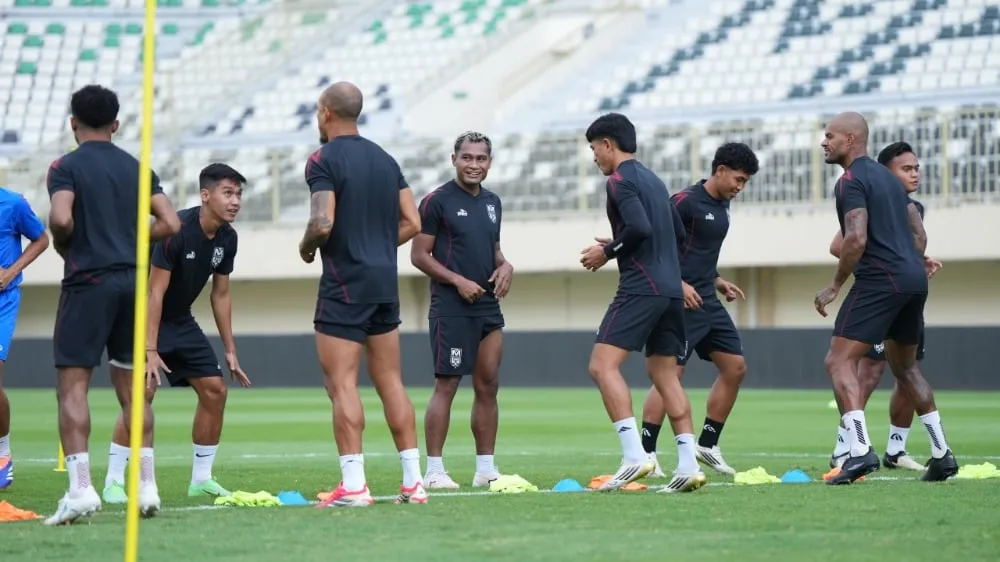 Hendri Susilo Persiapkan Malut United Hadapi PSBS dalam Laga Krusial - sumber: (ileagueid)