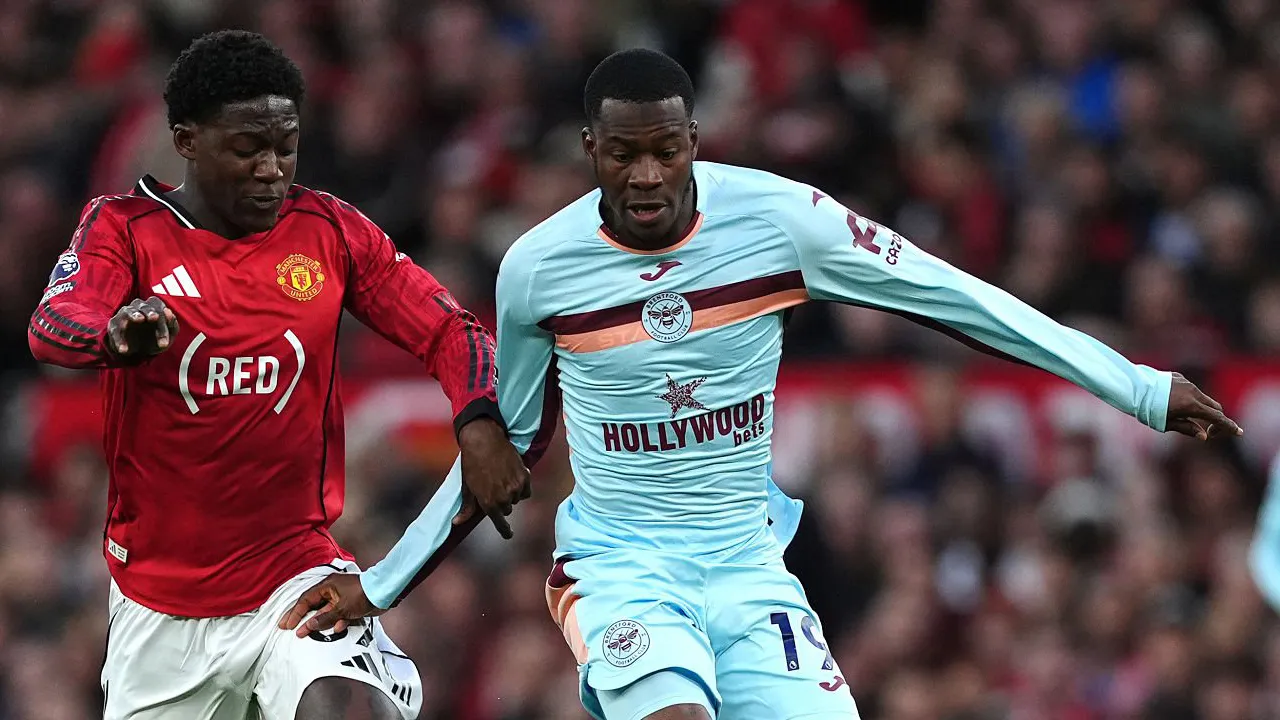 Kobbie Mainoo Bersinar Saat MU Bungkam Brentford, Neville Terkesan