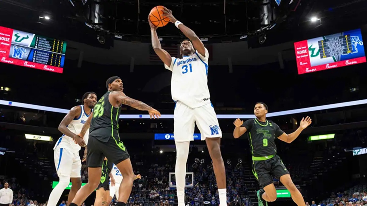 Luke Almodovar Bergabung dengan Tim Basket Memphis